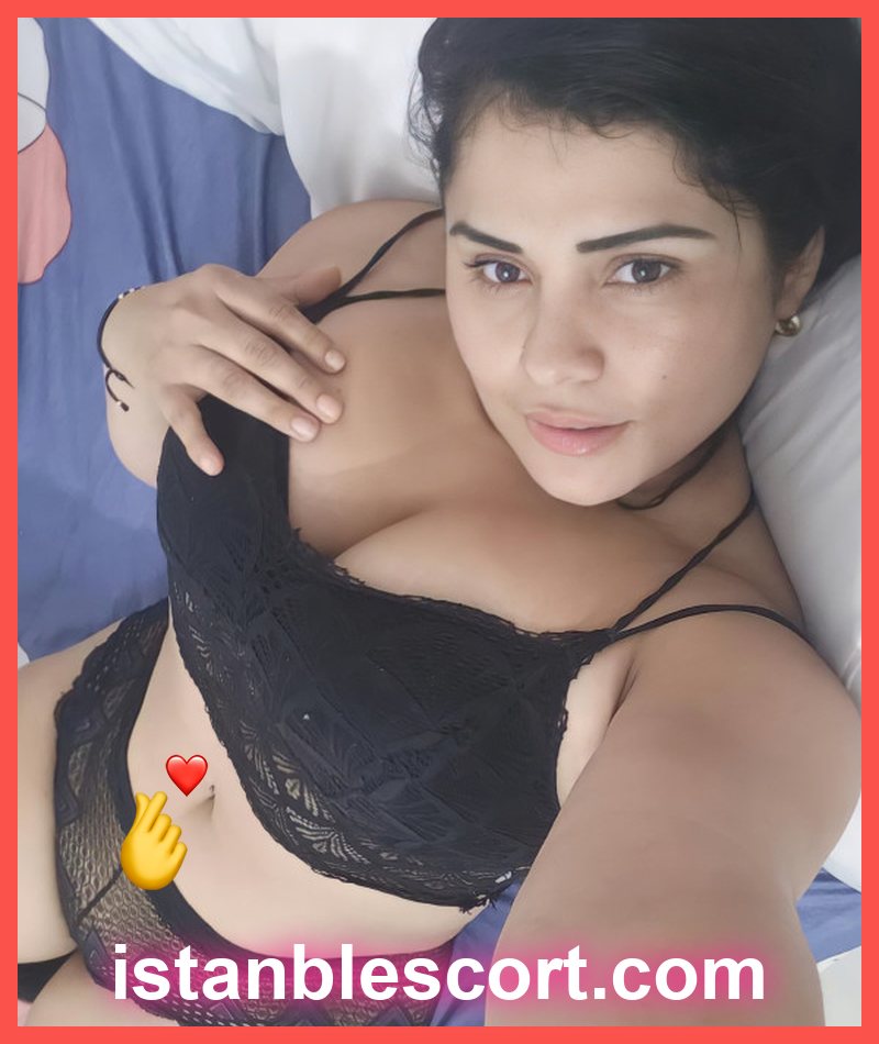 Tuğçe, 25 — Levazım vitrin kartı